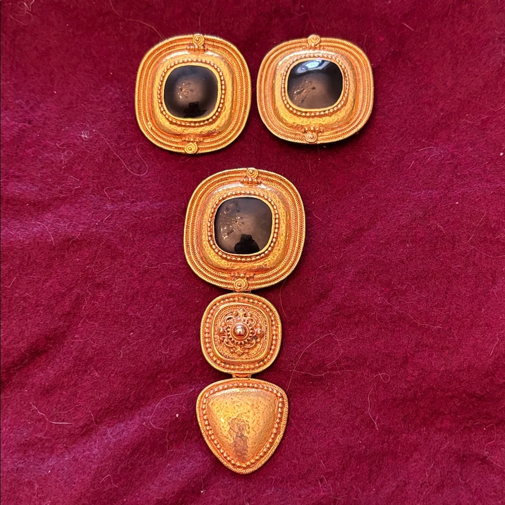 Elegant Gold and Black Earrings & Brooch Set